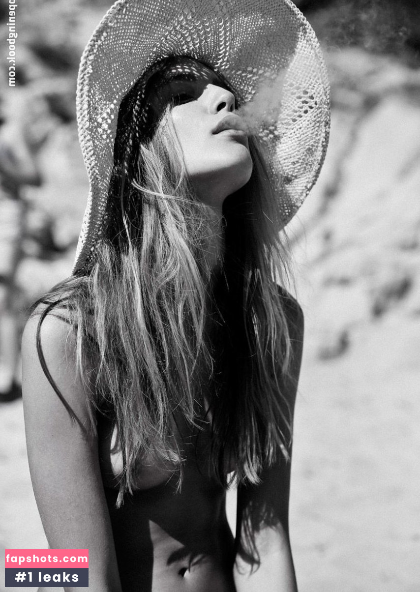 Clara Rosager gallery photo #31