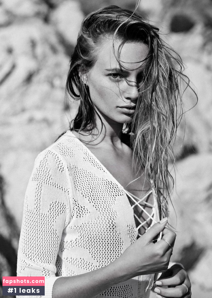 Clara Rosager gallery photo #32