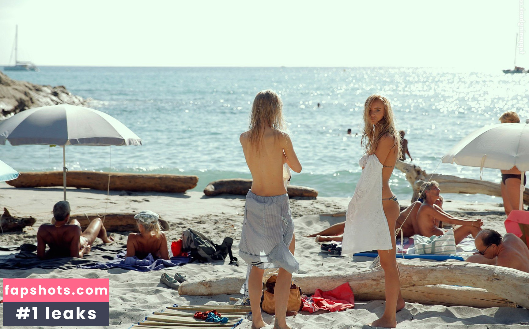 Clara Rosager gallery photo #42