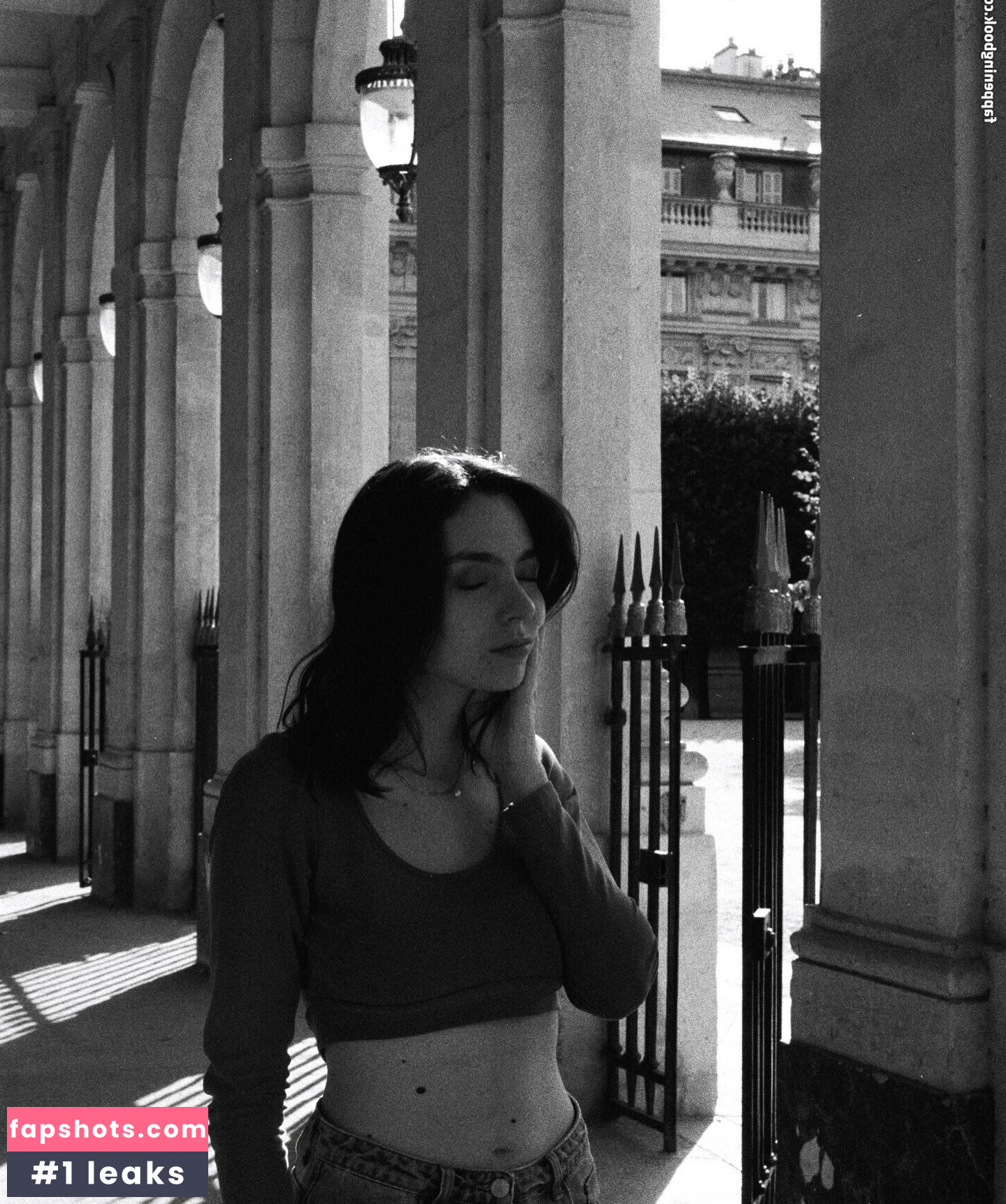 Clararunaway nude babe gallery