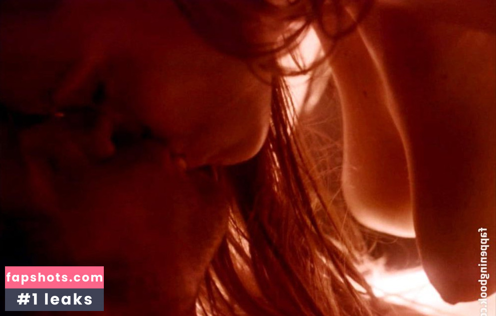 Clare Grant gallery photo #38