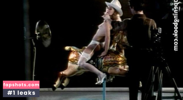 Clare Holman gallery photo #16