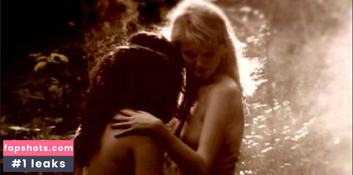 Clare McDonnell gallery photo #5