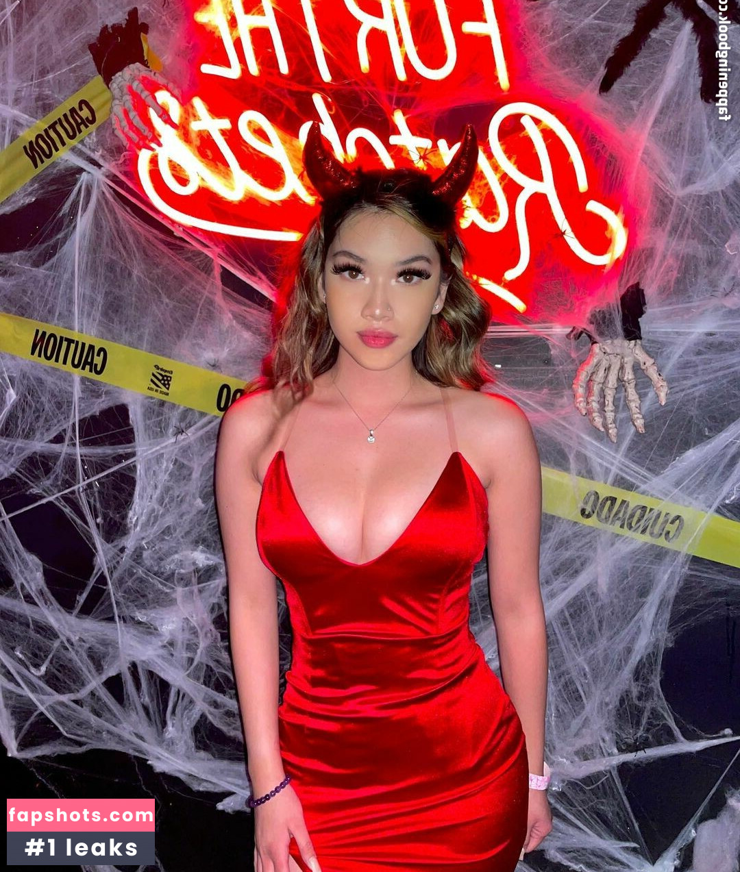 Clarissa May gallery photo #11