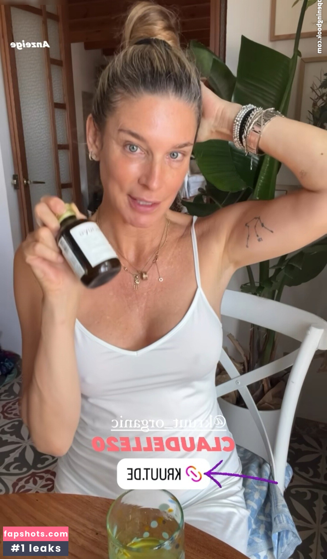 Claudelle Deckert gallery photo #22