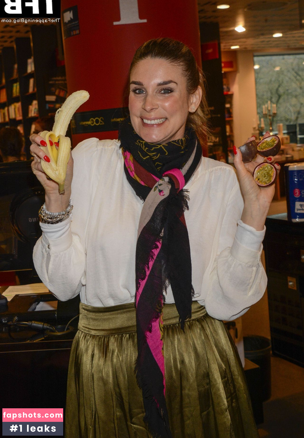 Claudelle Deckert gallery photo #88