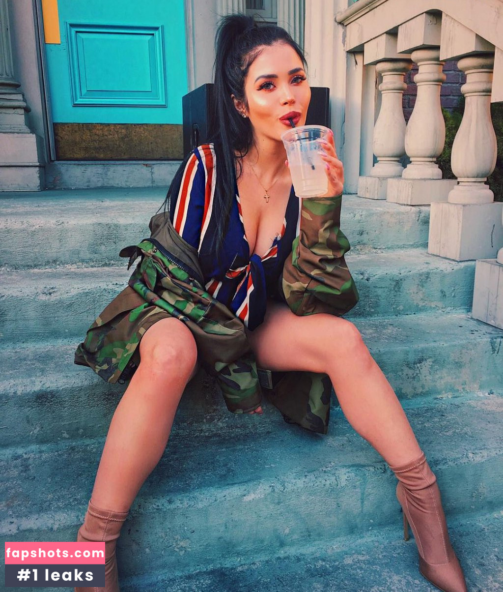 Claudia Alende gallery photo #165