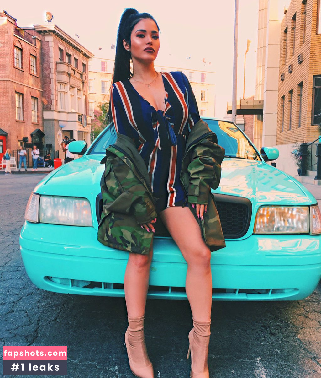 Claudia Alende gallery photo #166