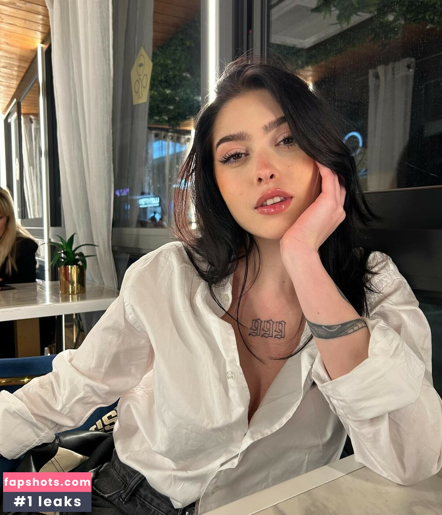 Claudia Dorelfi gallery photo #3