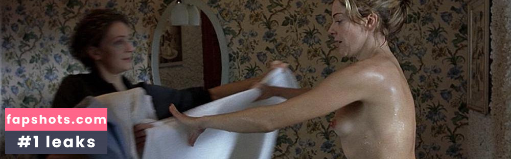 Claudia Gerini gallery photo #18