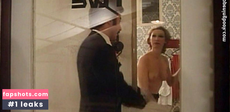 Claudia Gravy gallery photo #3