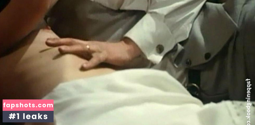 Claudia Gravy gallery photo #4