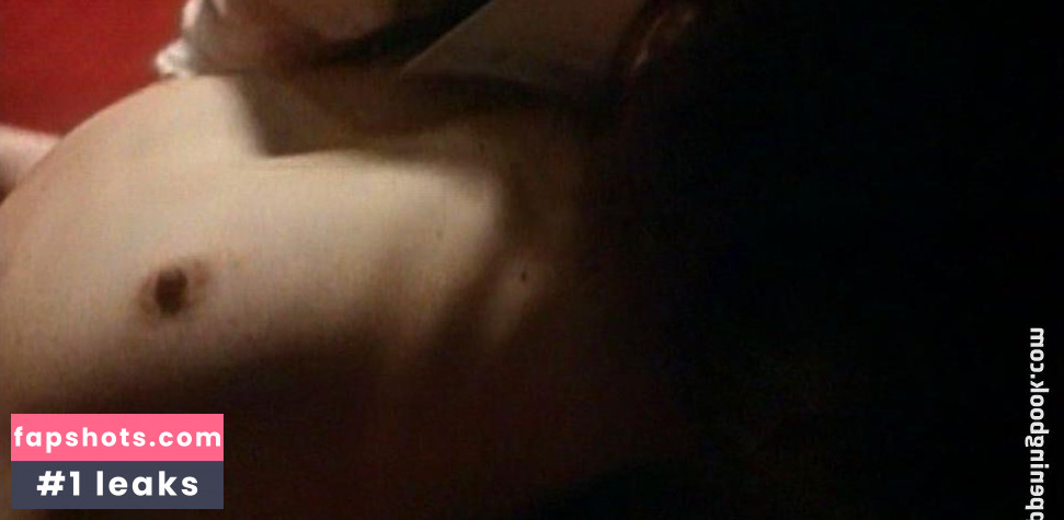 Claudia Gravy gallery photo #7