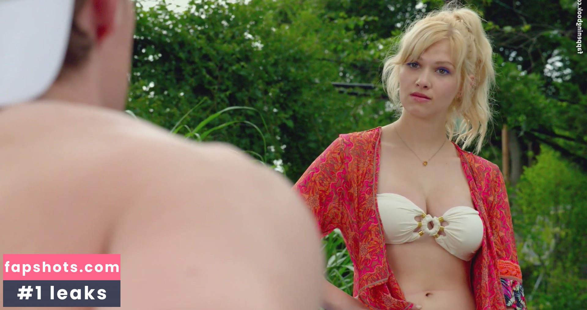 Claudia Lee gallery photo #5