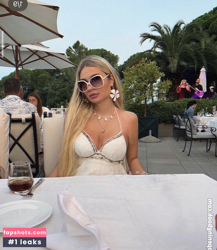 Claudia Markovic gallery photo #19