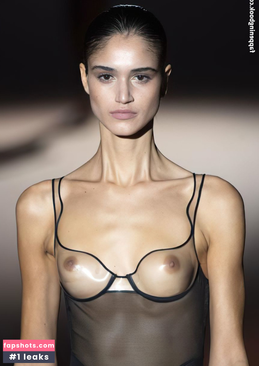 Claudia Martin gallery photo #13