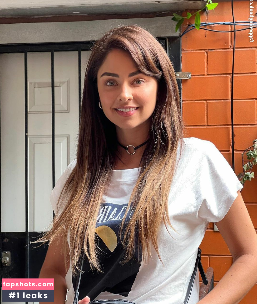 Claudia Martin gallery photo #4