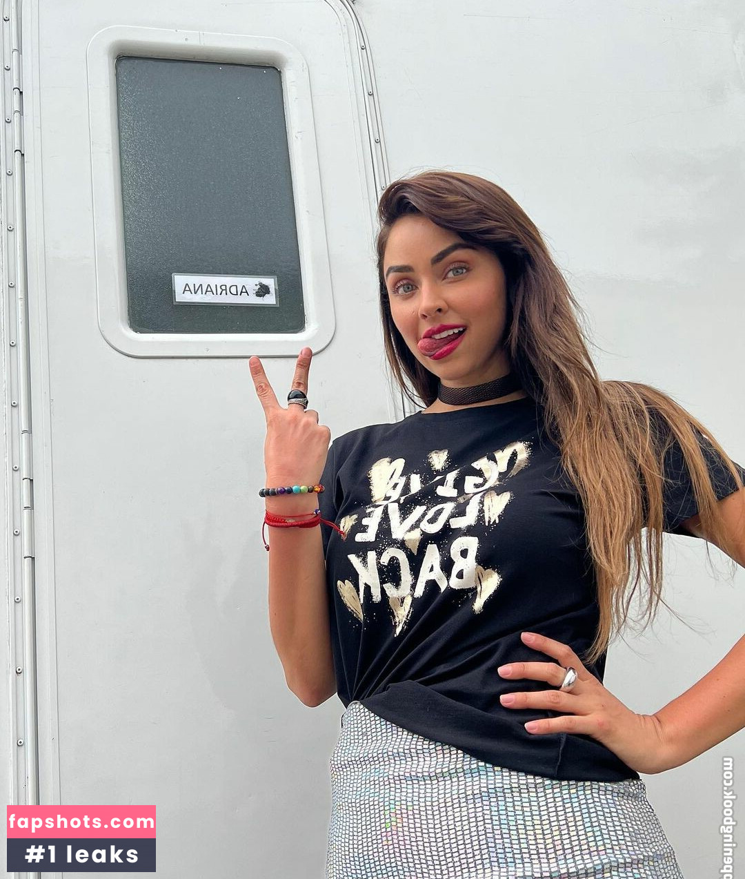 Claudia Martin gallery photo #8