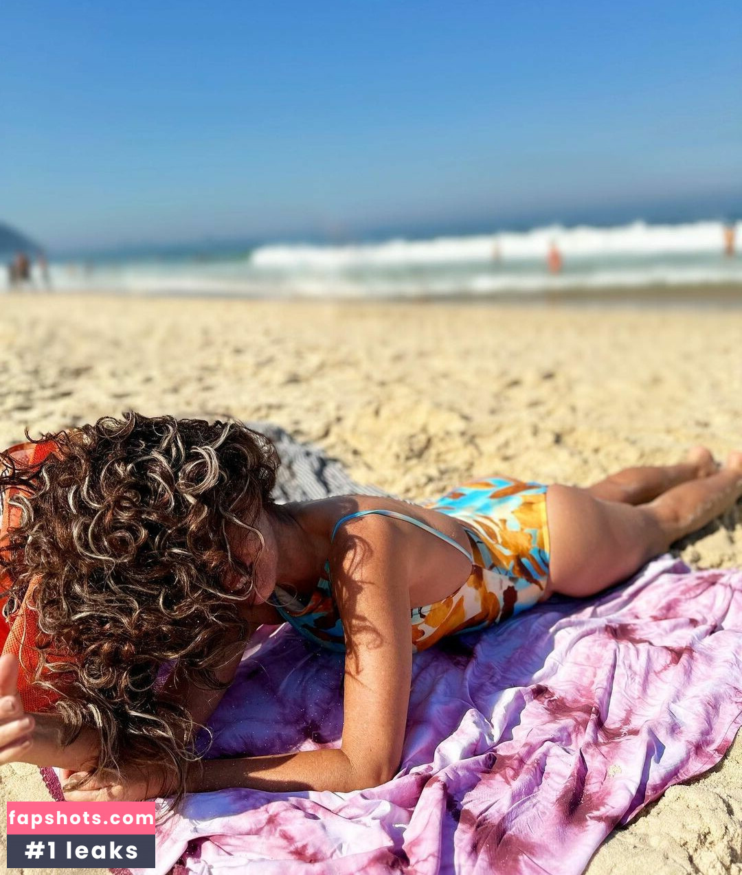 Cláudia Ohana gallery photo #15