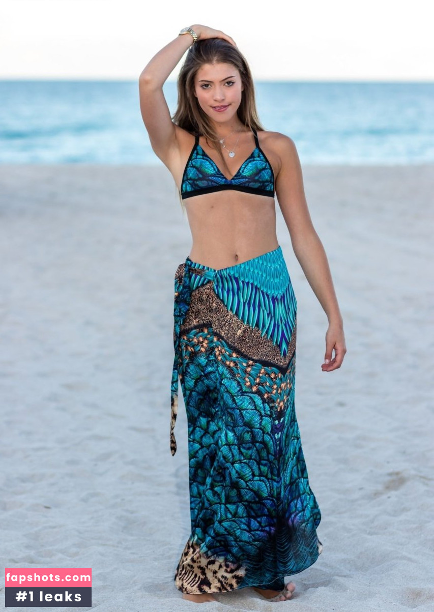 Claudia Romani gallery photo #1021