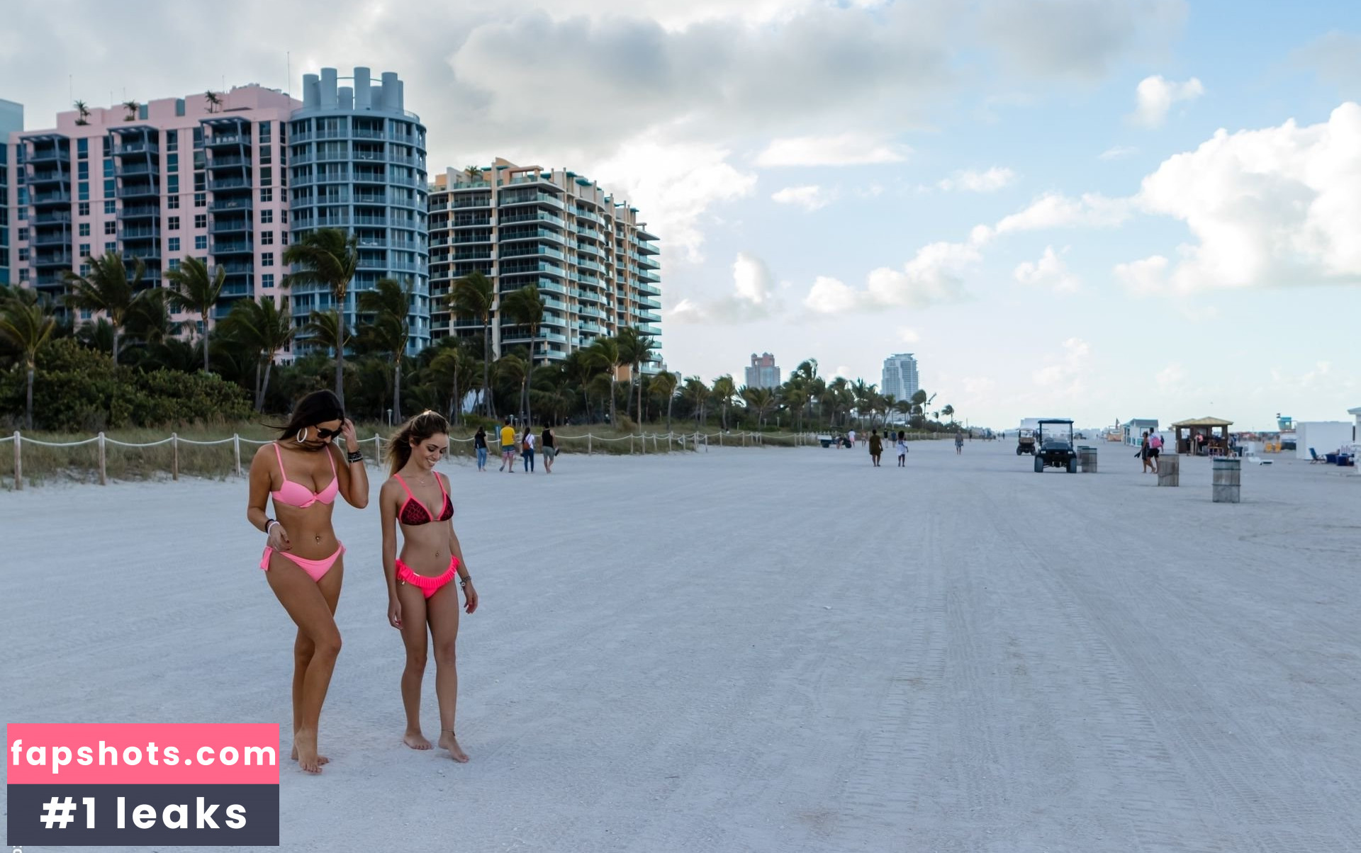 Claudia Romani gallery photo #1033