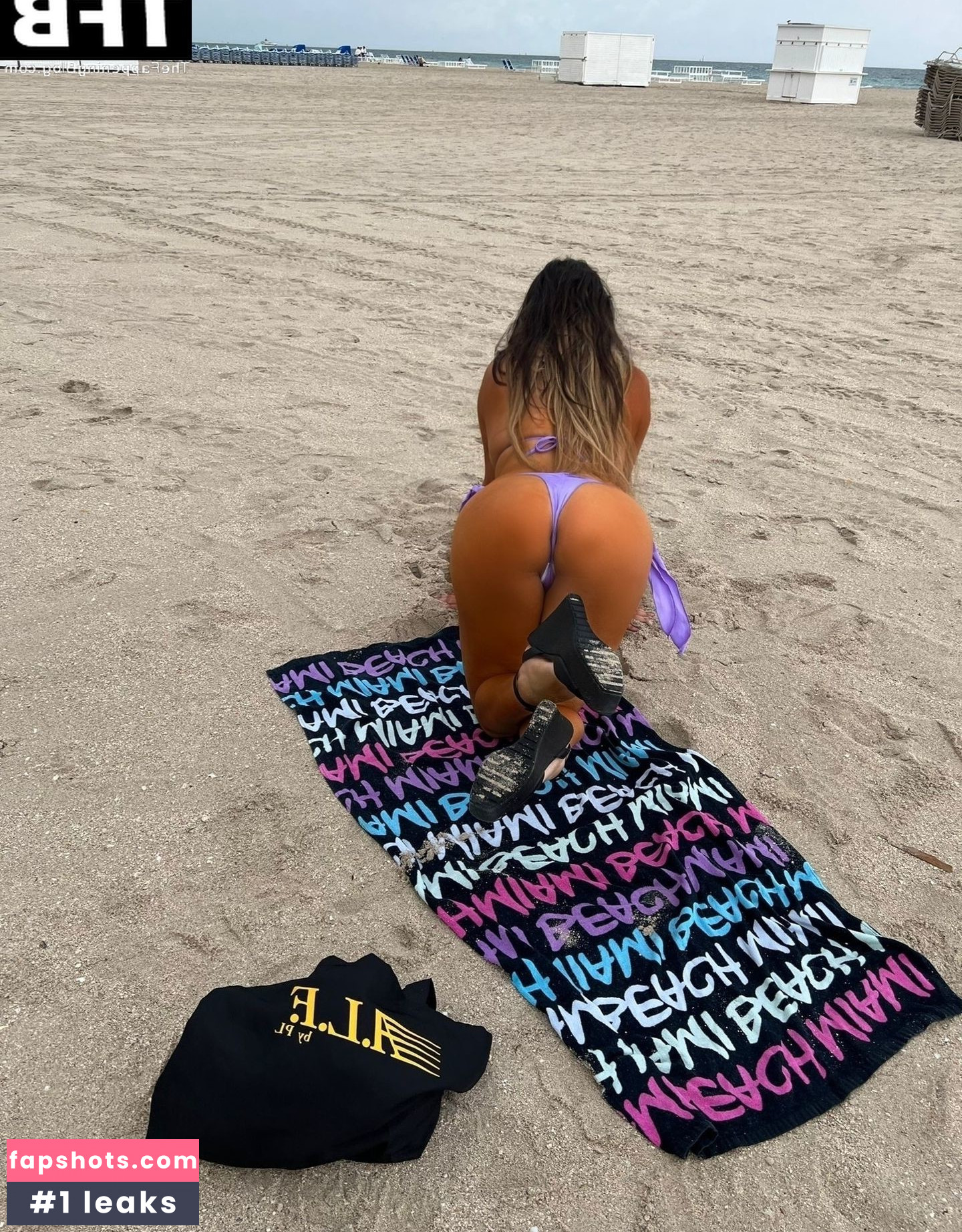 Claudia Romani gallery photo #277