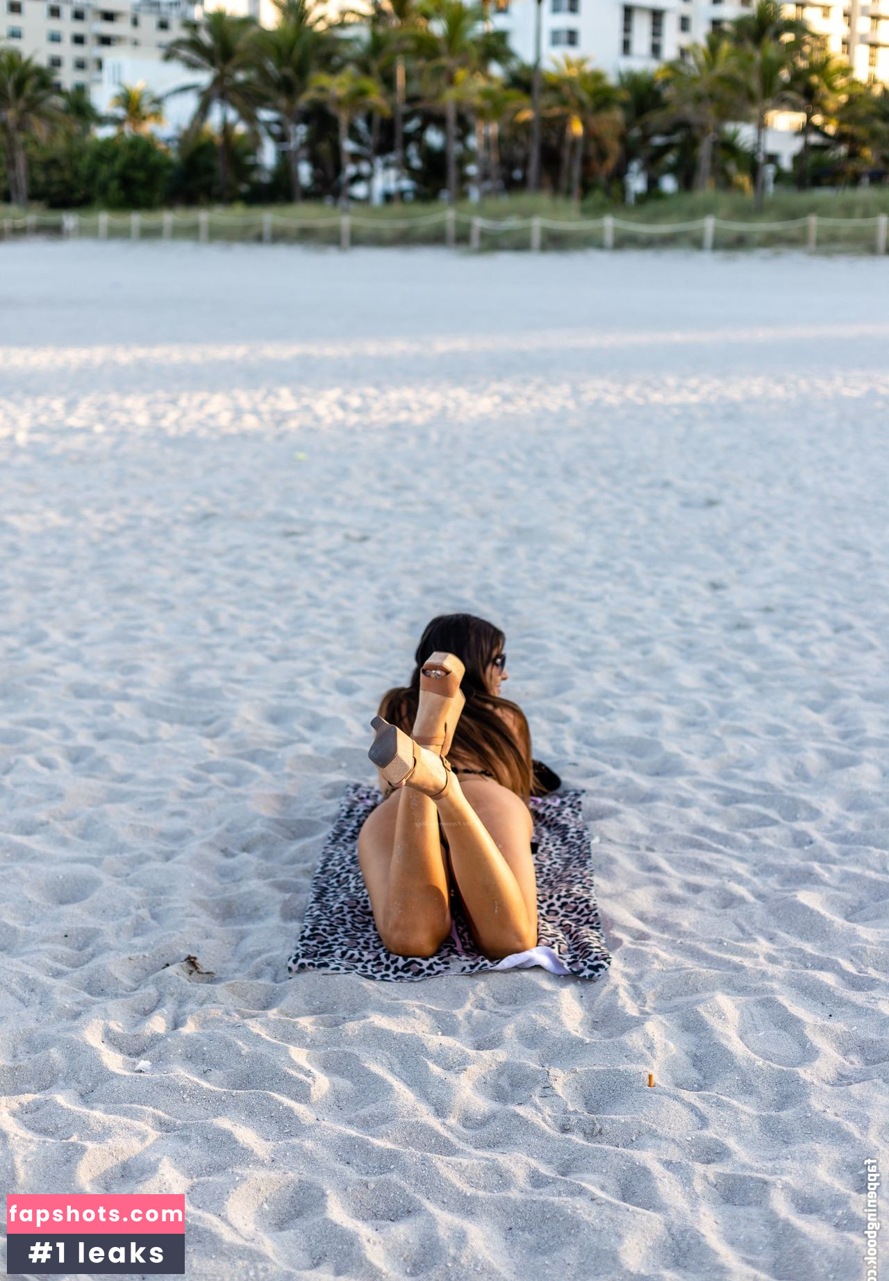 Claudia Romani gallery photo #369