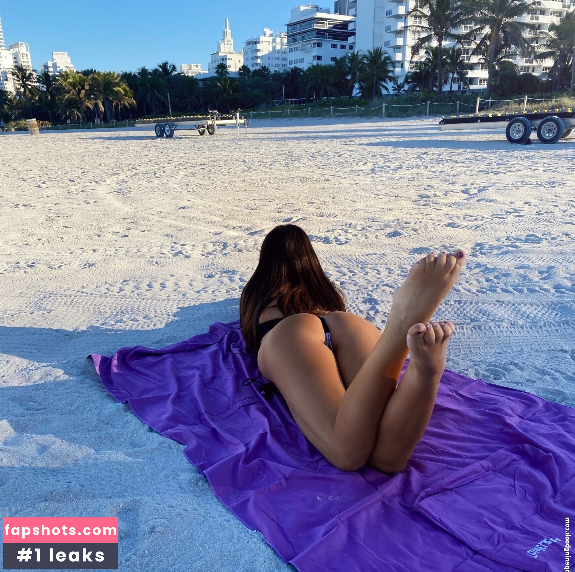 Claudia Romani gallery photo #387