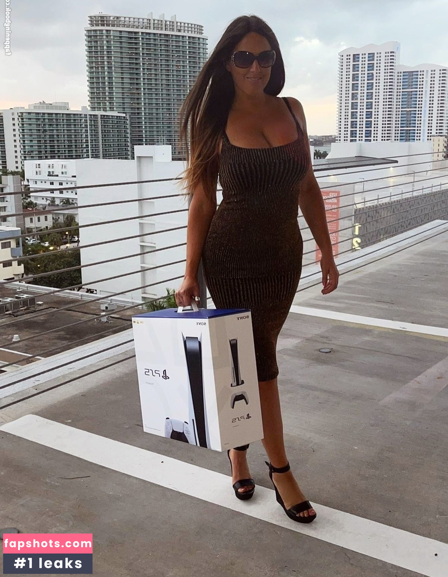 Claudia Romani gallery photo #404