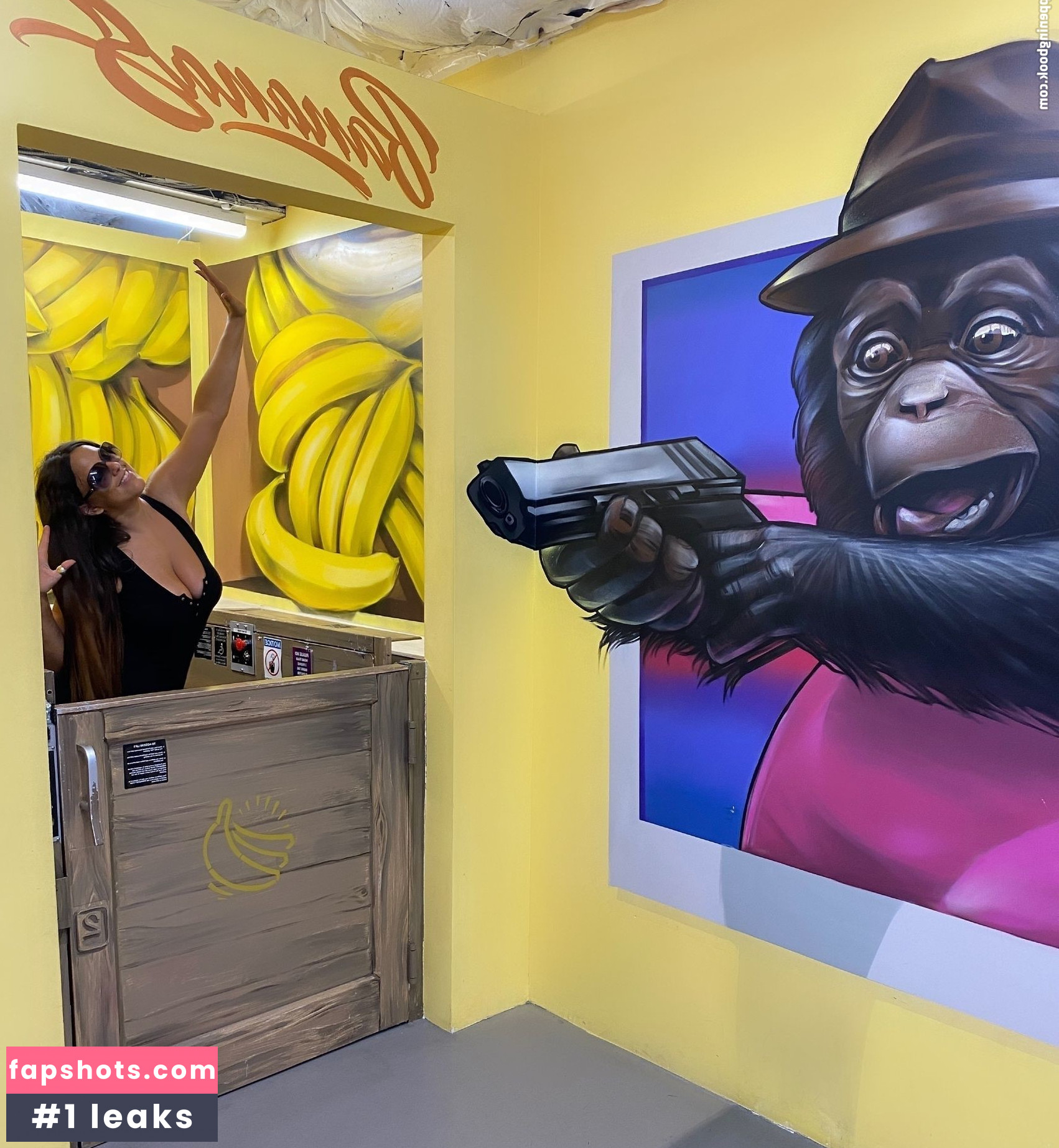 Claudia Romani gallery photo #438