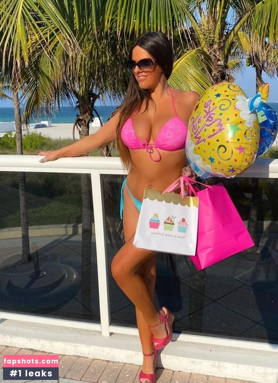 Claudia Romani gallery photo #481