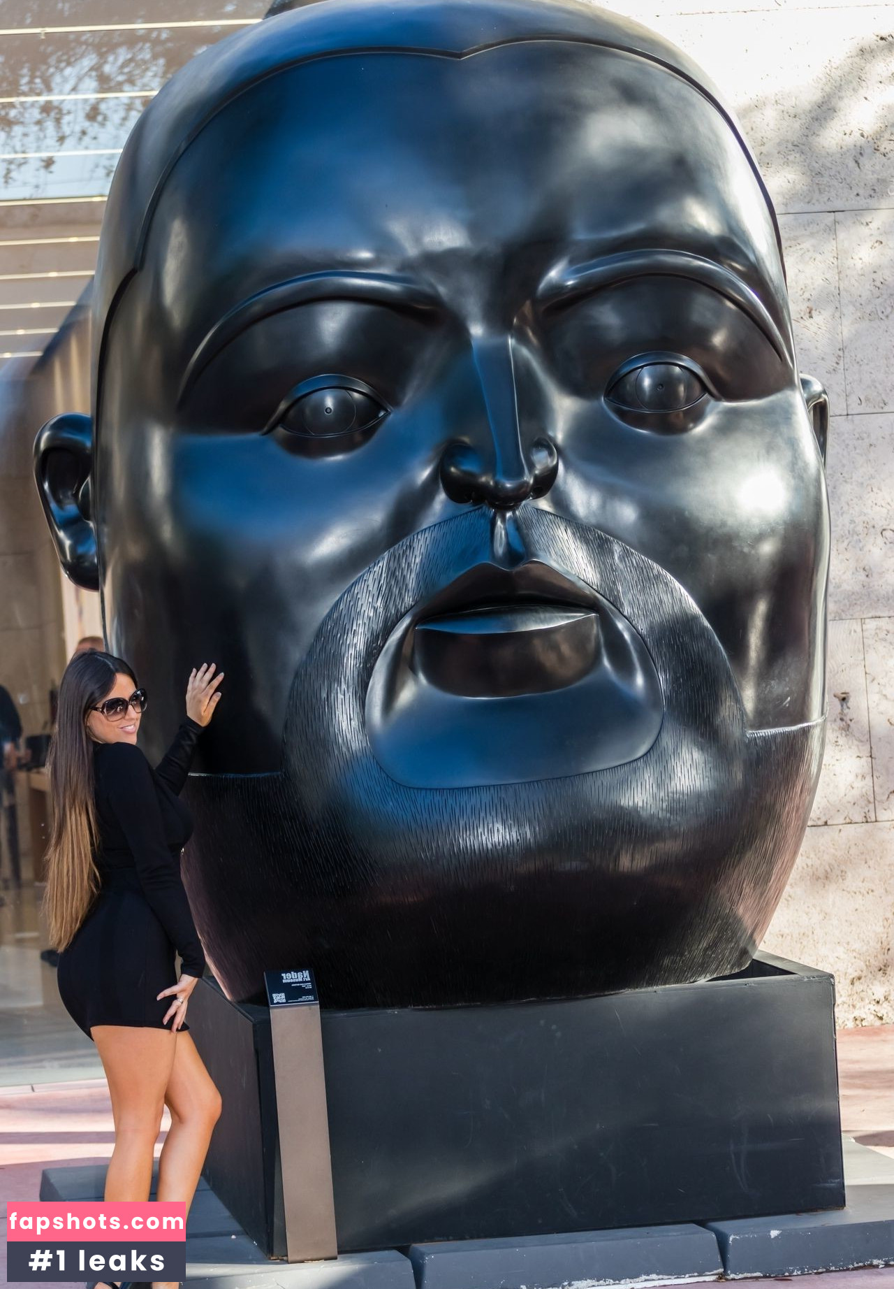 Claudia Romani gallery photo #502