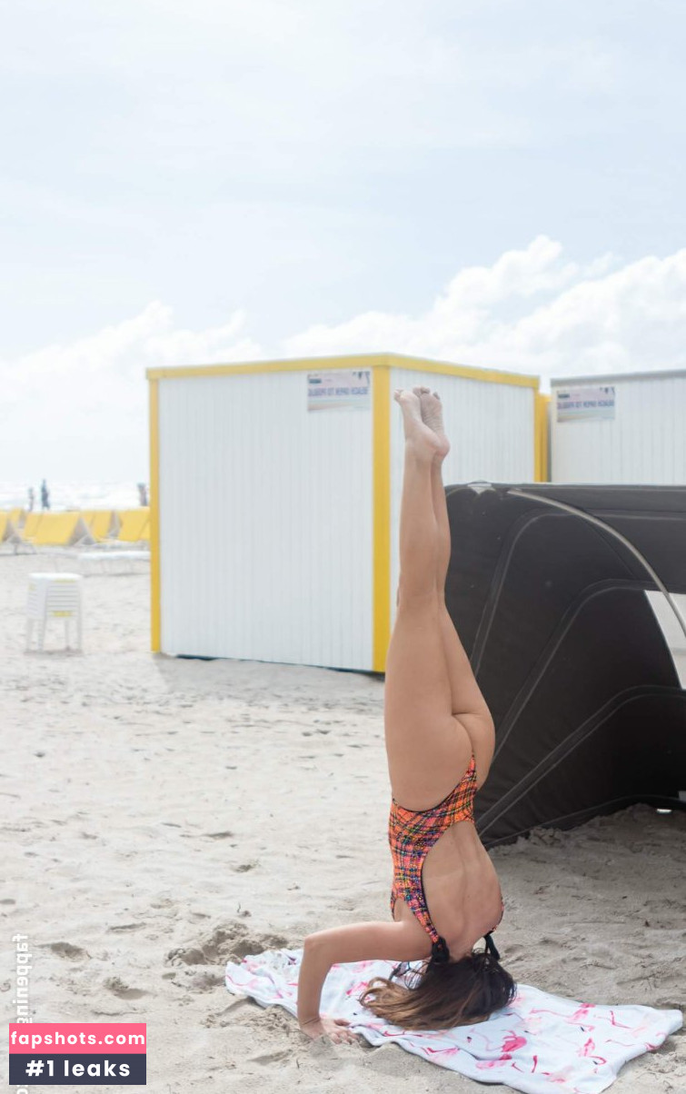 Claudia Romani gallery photo #790