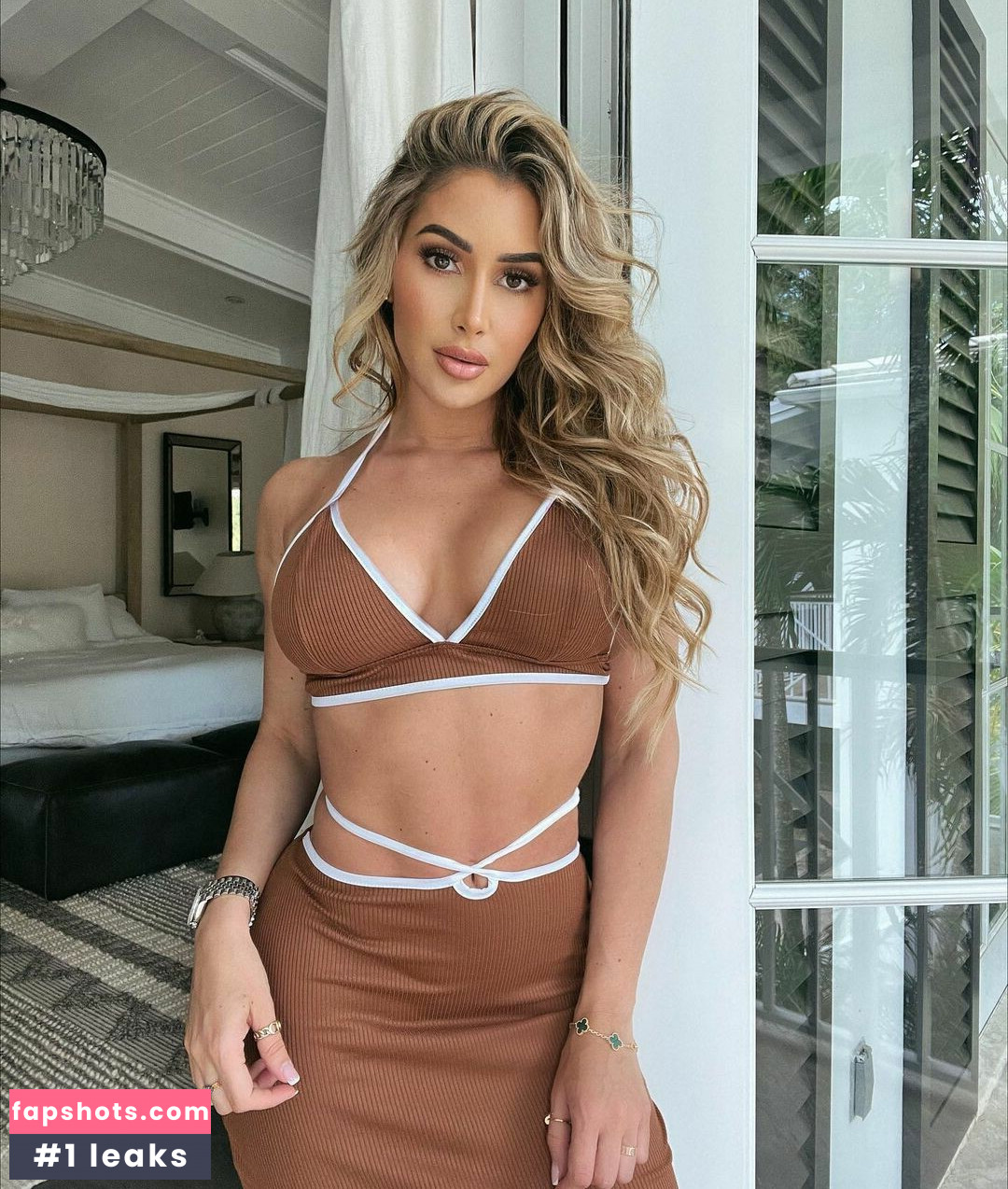 Claudia Sampedro gallery photo #43