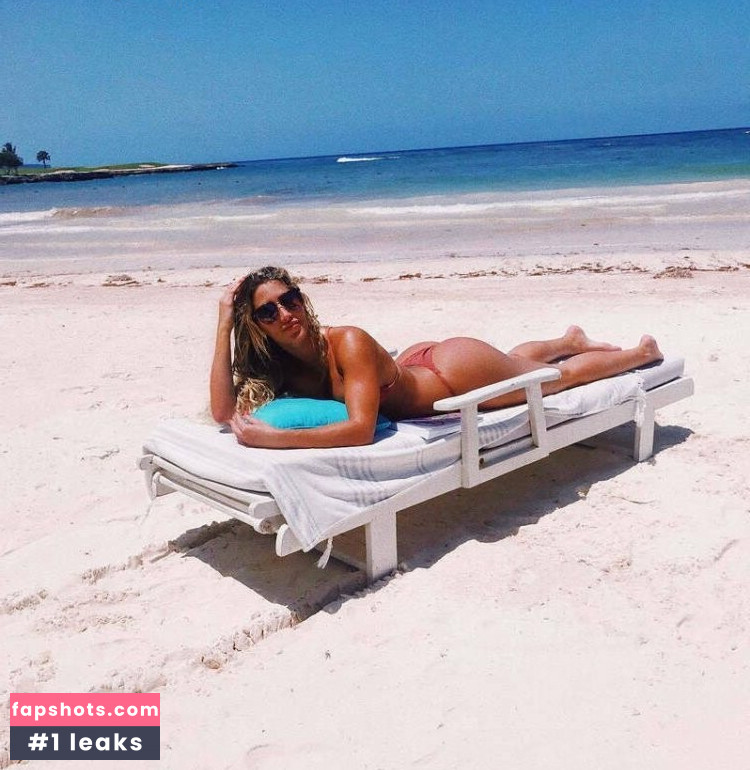 Claudia Sampedro gallery photo #7