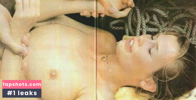 Claudia Schiffer gallery photo #106