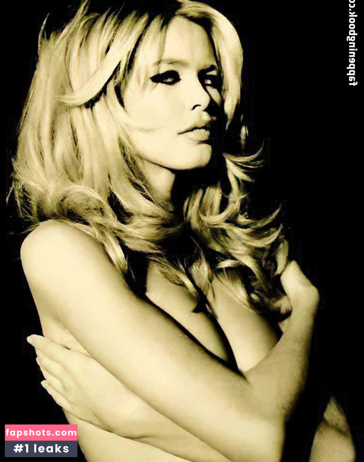 Claudia Schiffer gallery photo #114