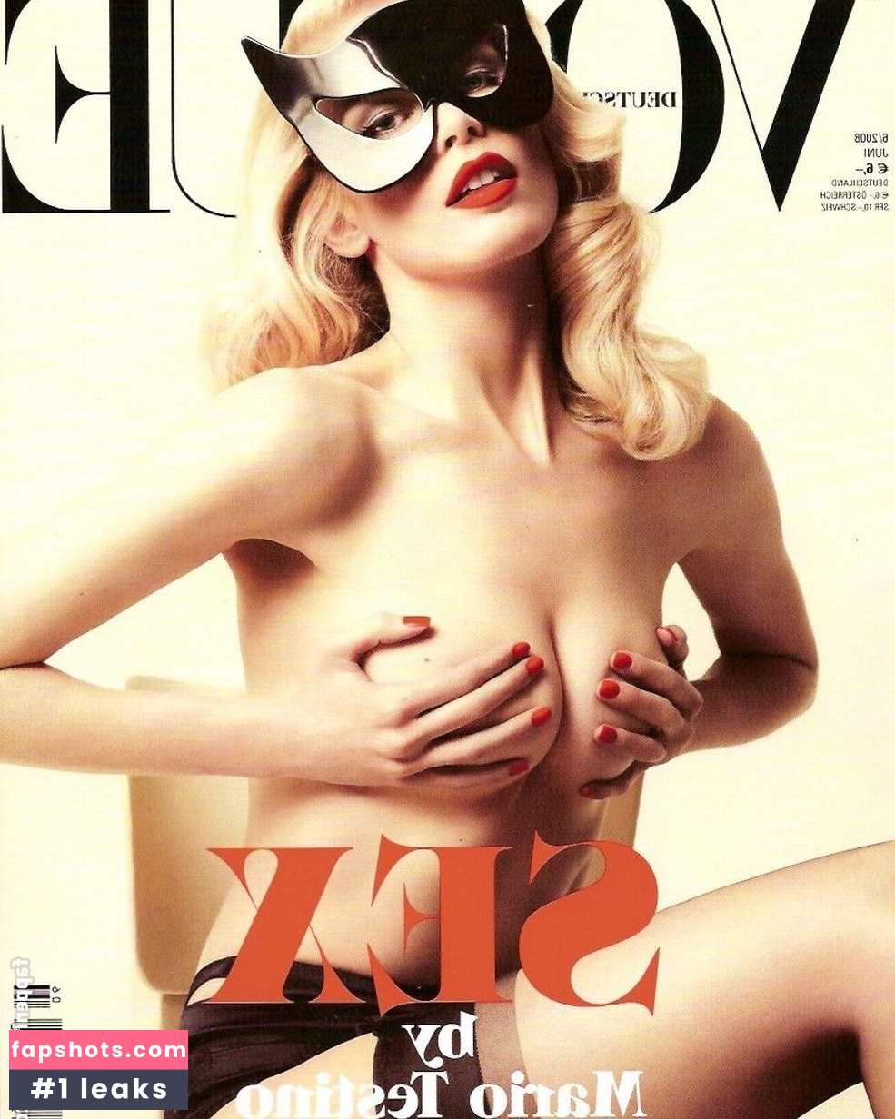 Claudia Schiffer gallery photo #140