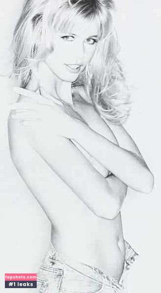 Claudia Schiffer gallery photo #157