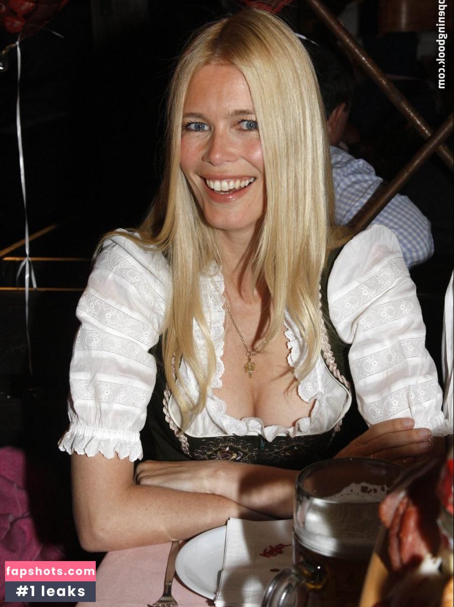 Claudia Schiffer gallery photo #173
