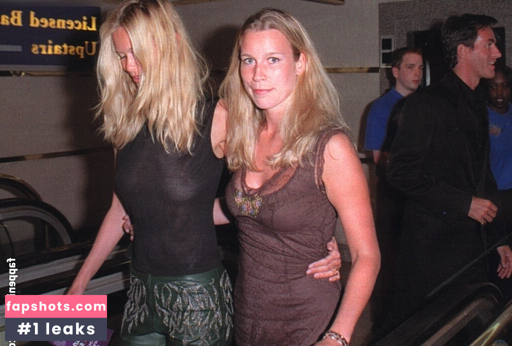 Claudia Schiffer gallery photo #4