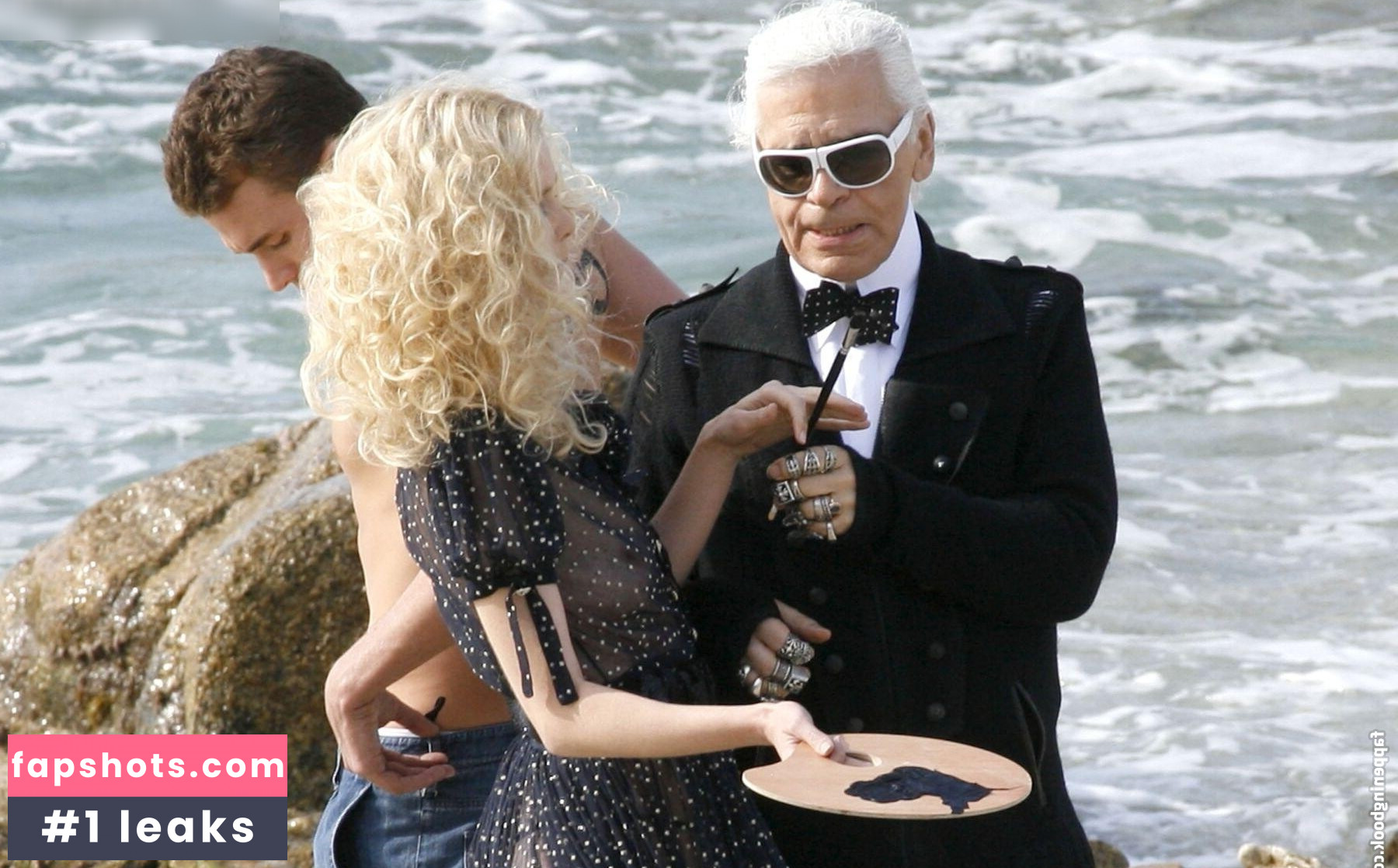 Claudia Schiffer gallery photo #10