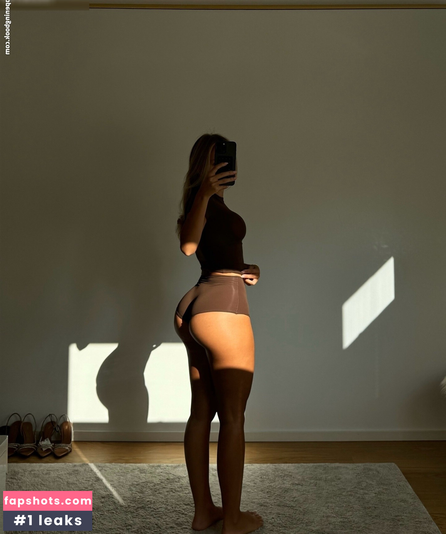 Claudiaisabella gallery photo #4