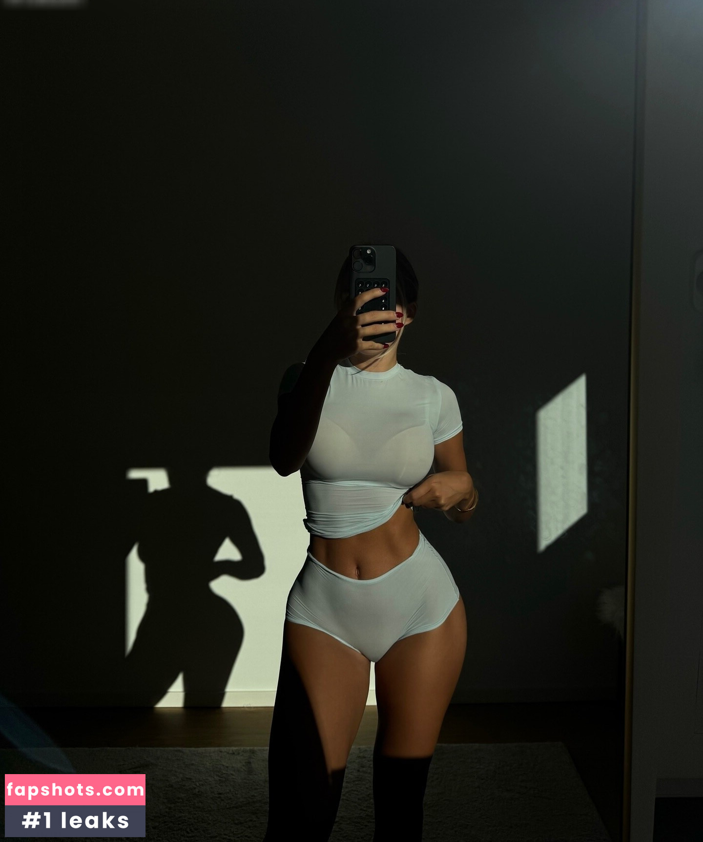 Claudiaisabella gallery photo #5