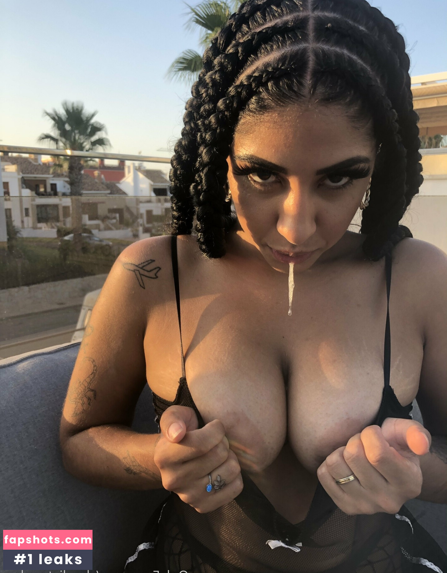 ClaudiaTwerkUp gallery photo #9