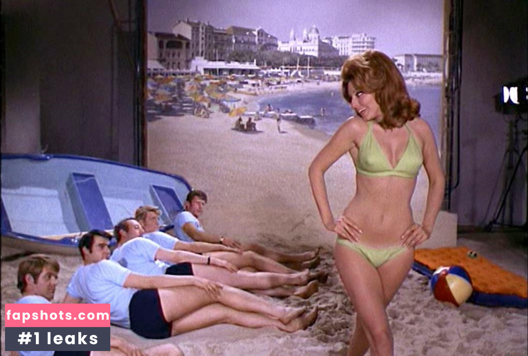 Claudie Lange gallery photo #9