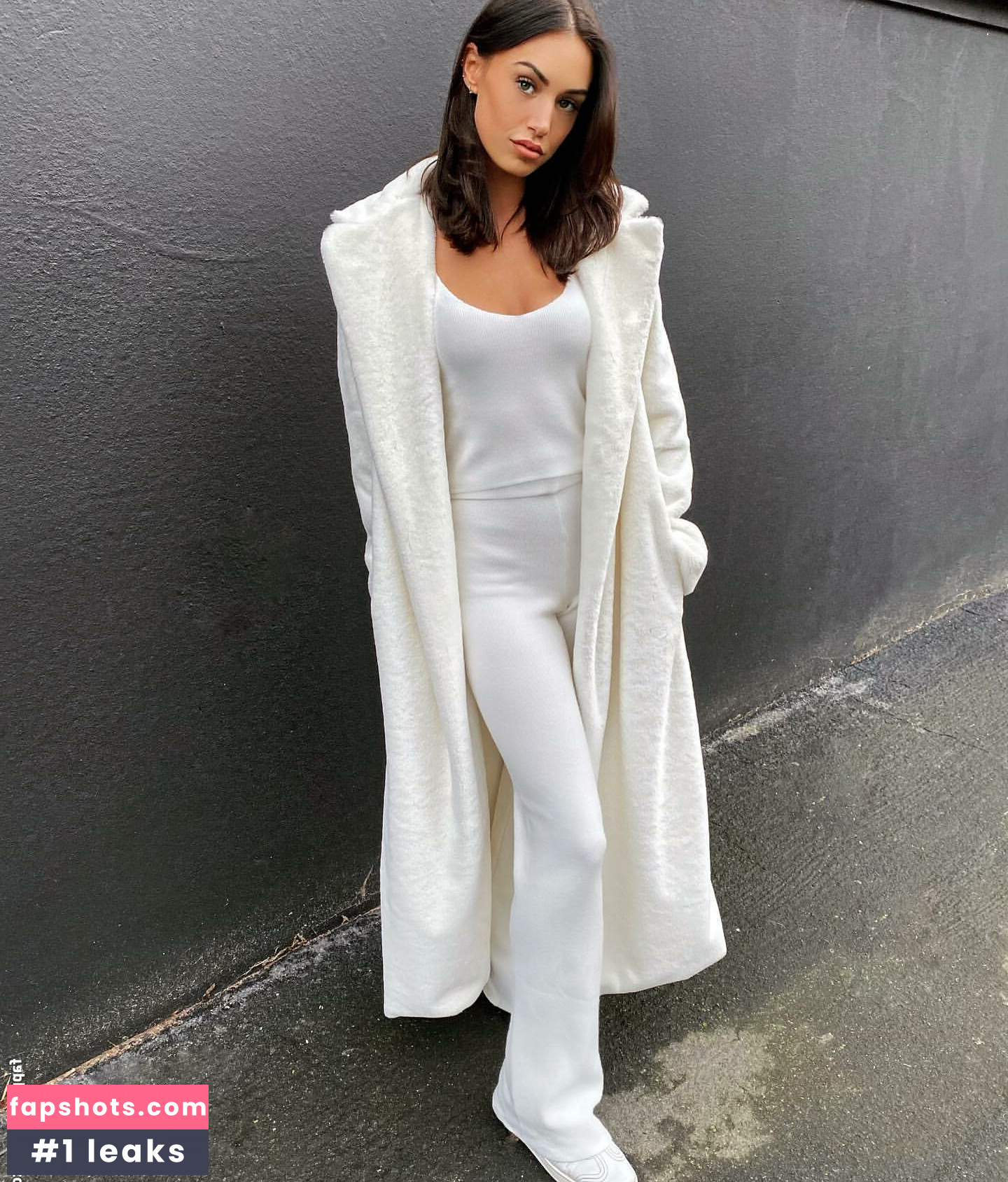 Clelia Theodorou gallery photo #9