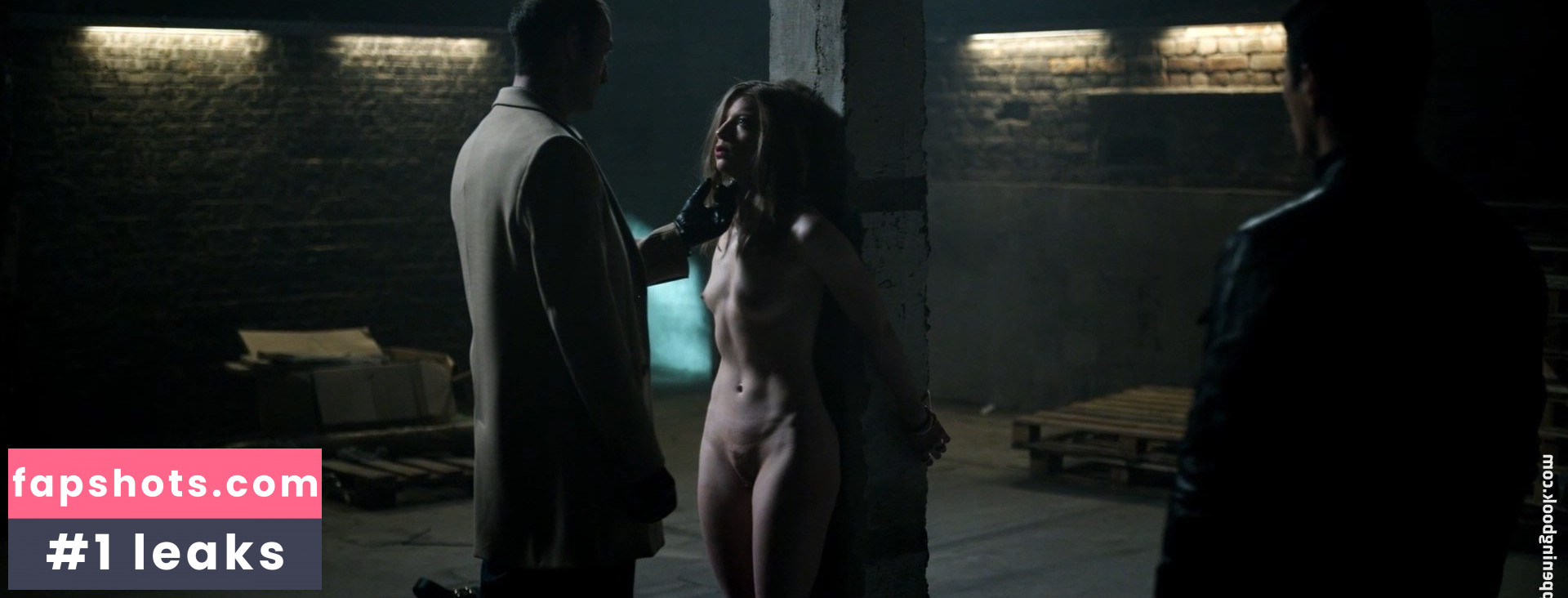 Clemence Bretecher gallery photo #3