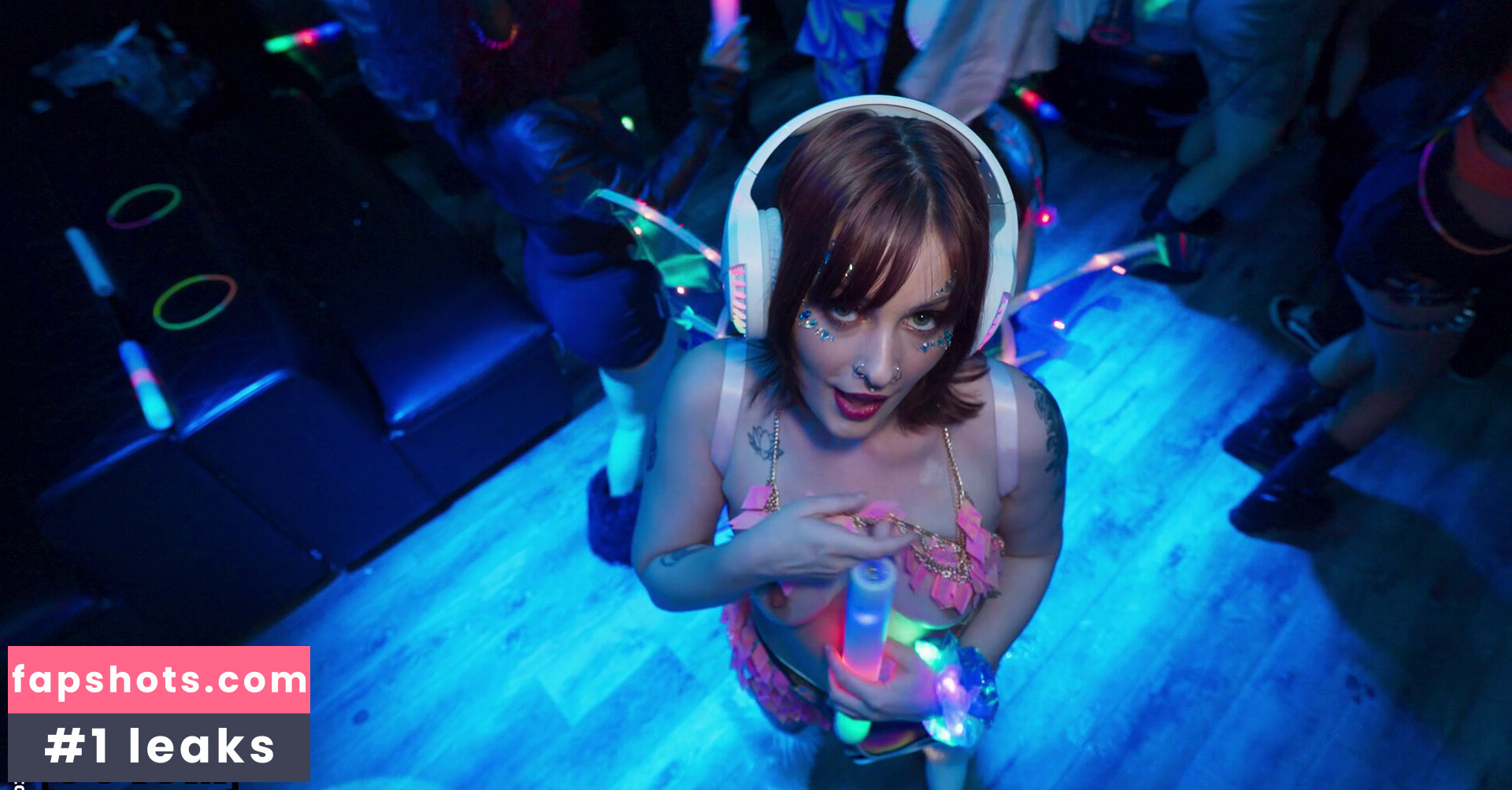 Cleo Moon gallery photo #6