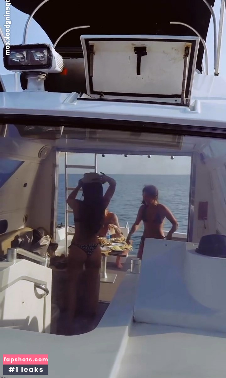 Cleo Pires gallery photo #24